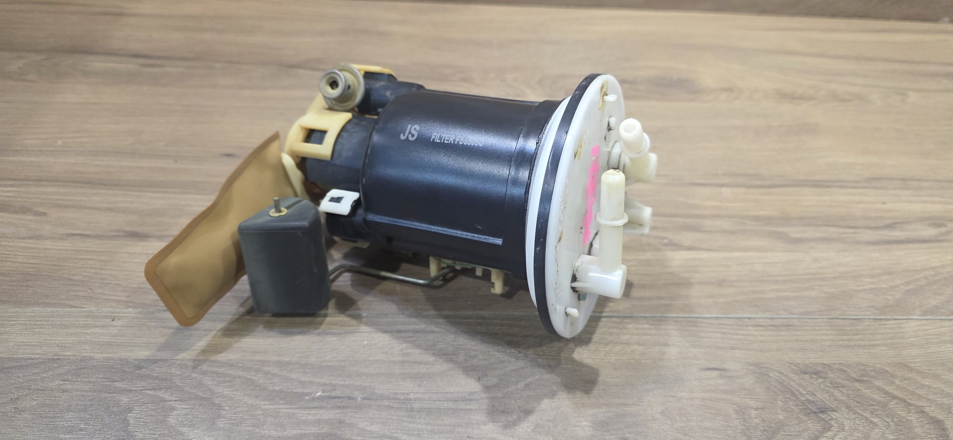 Топливный насос Mitsubishi Chariot Grandis N84W