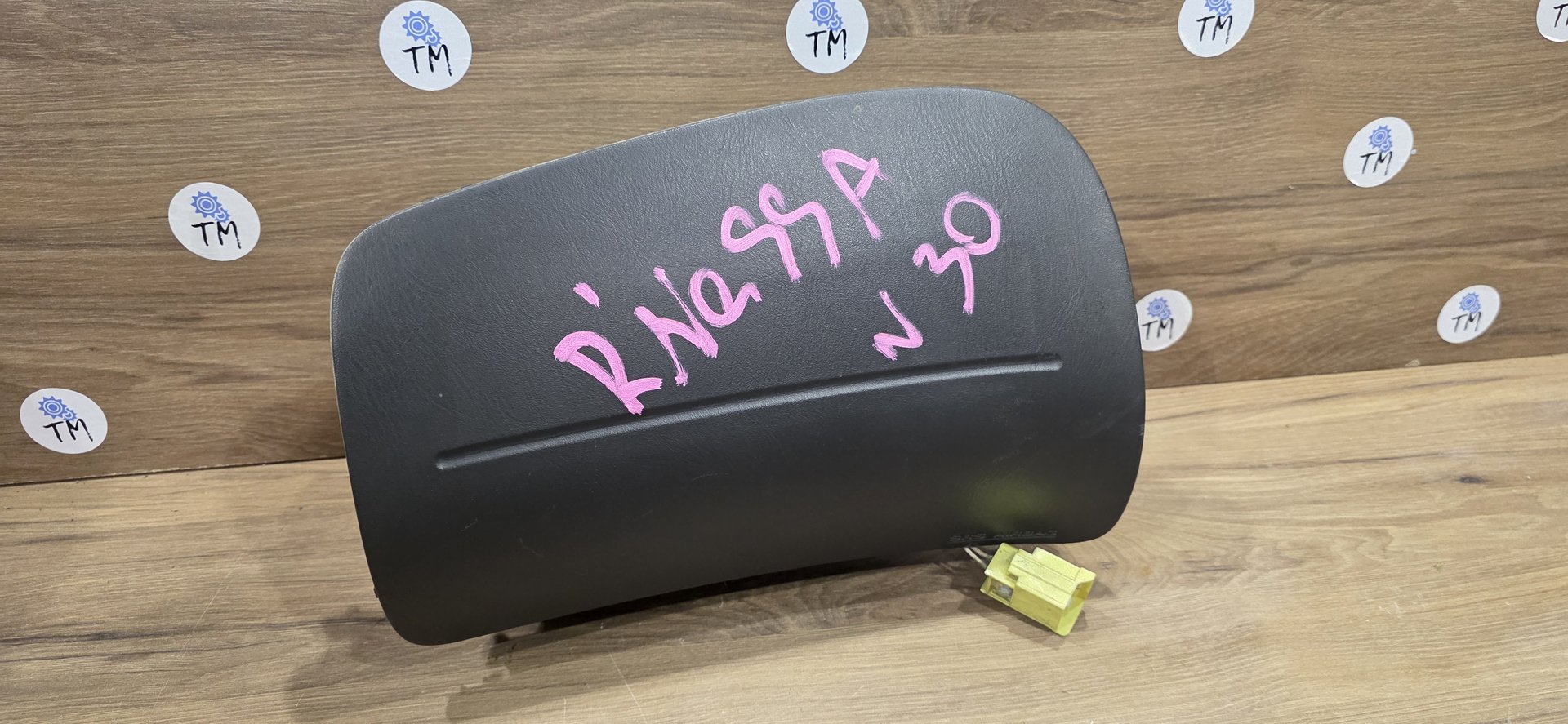 Подушка безопасности пассажирская Nissan R'nessa n30