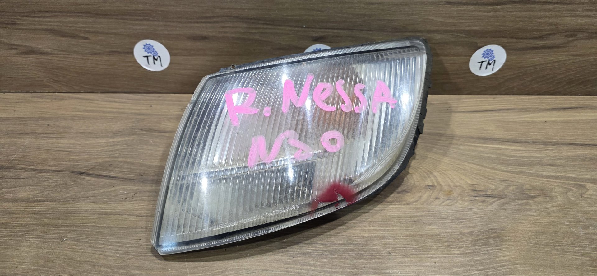 Габаритный огонь левый Nissan R'Nessa N30 дефект