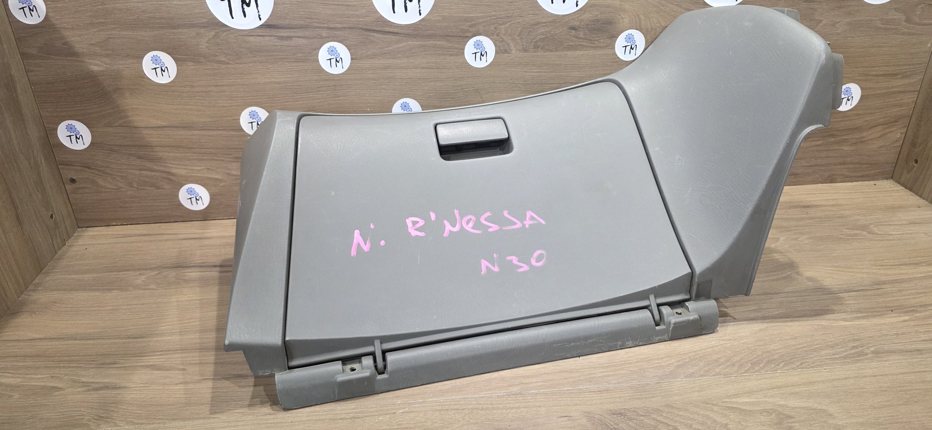 Бардачок пассажирский Nissan R'Nessa N30
